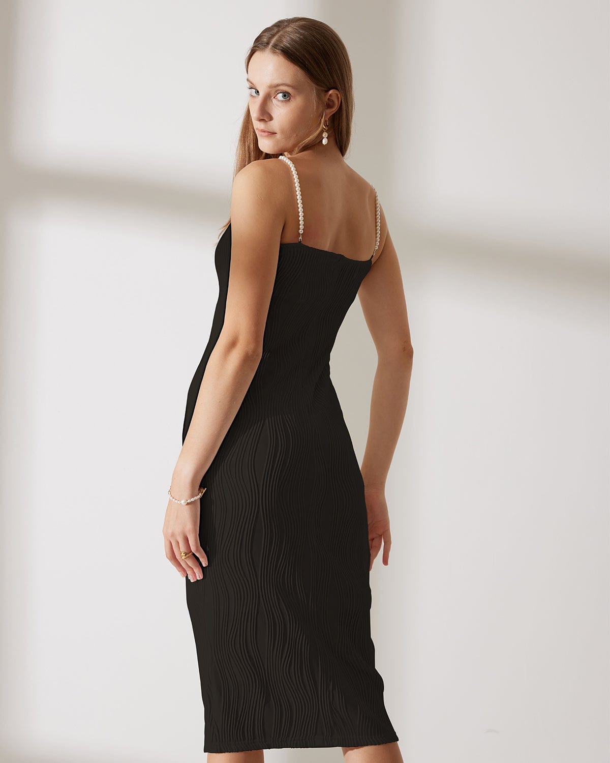 Vestido Laura™: Elegancia sutil y textura sofisticada