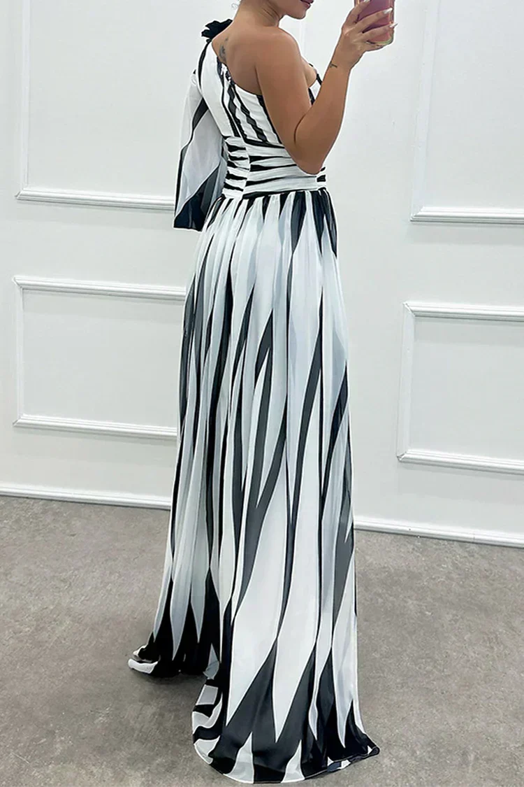 Vestido Shiloh™: rayas elegantes y un diseño asimétrico moderno