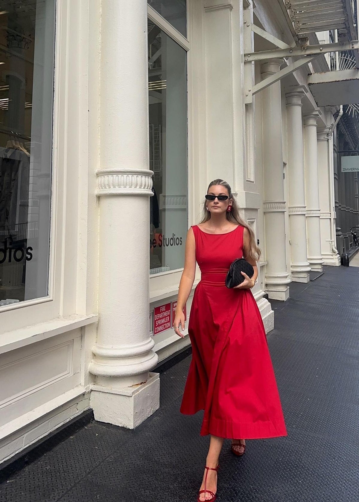 Vestido Loreto Elegancia eterna en rojo WESS