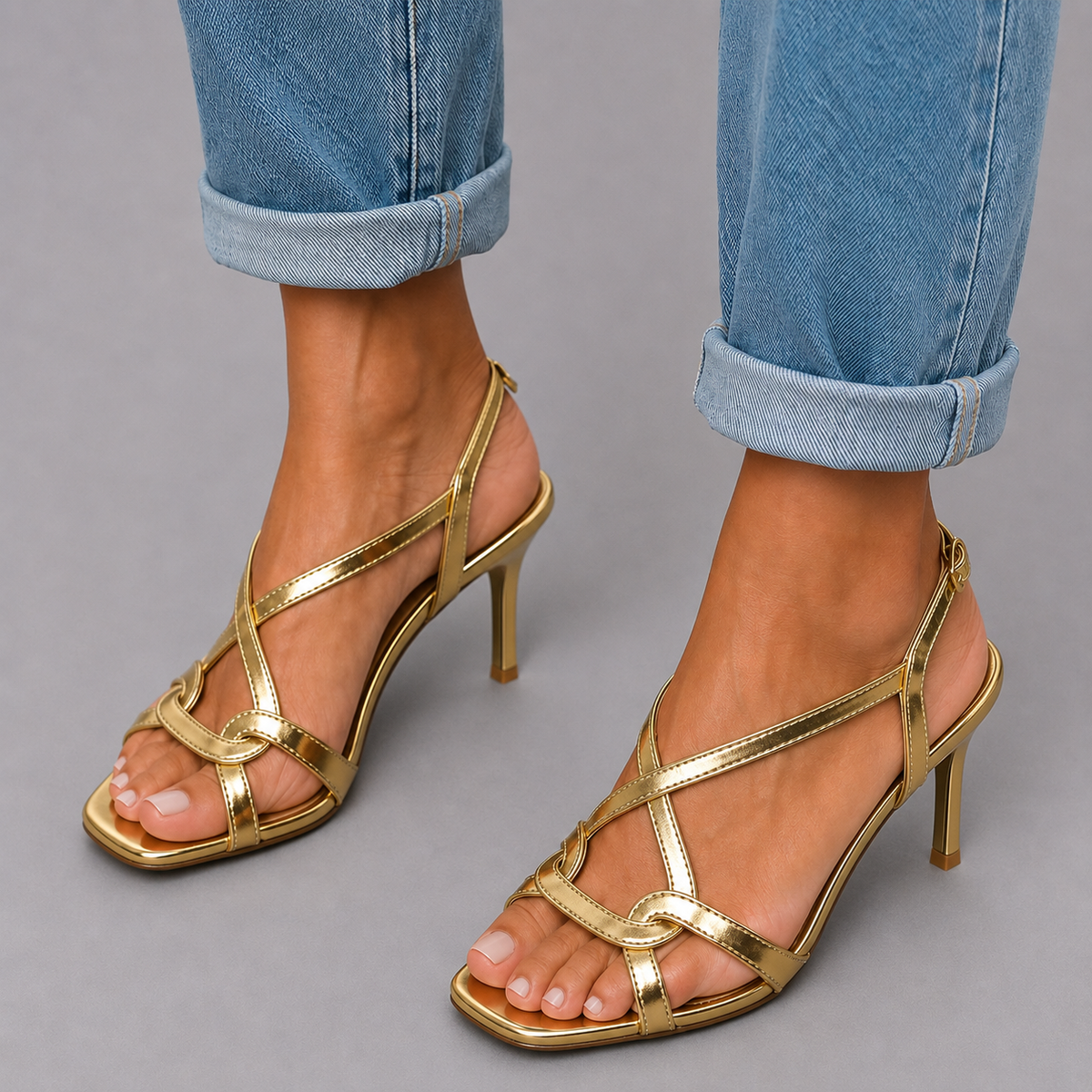 Valeria Tacones Dorados WESS