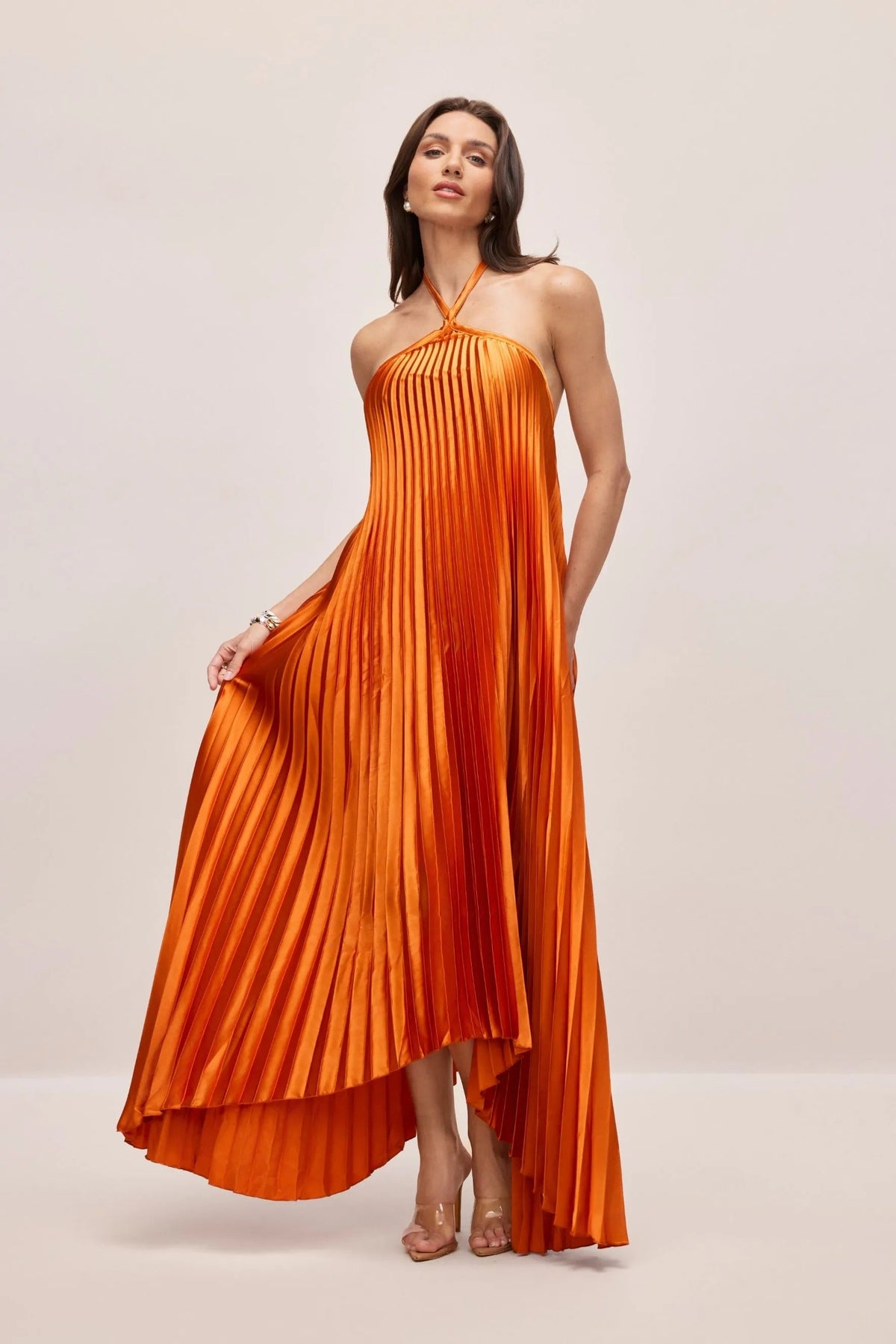 Vestido Noelia™: Elegancia fluida con un brillo sofisticado