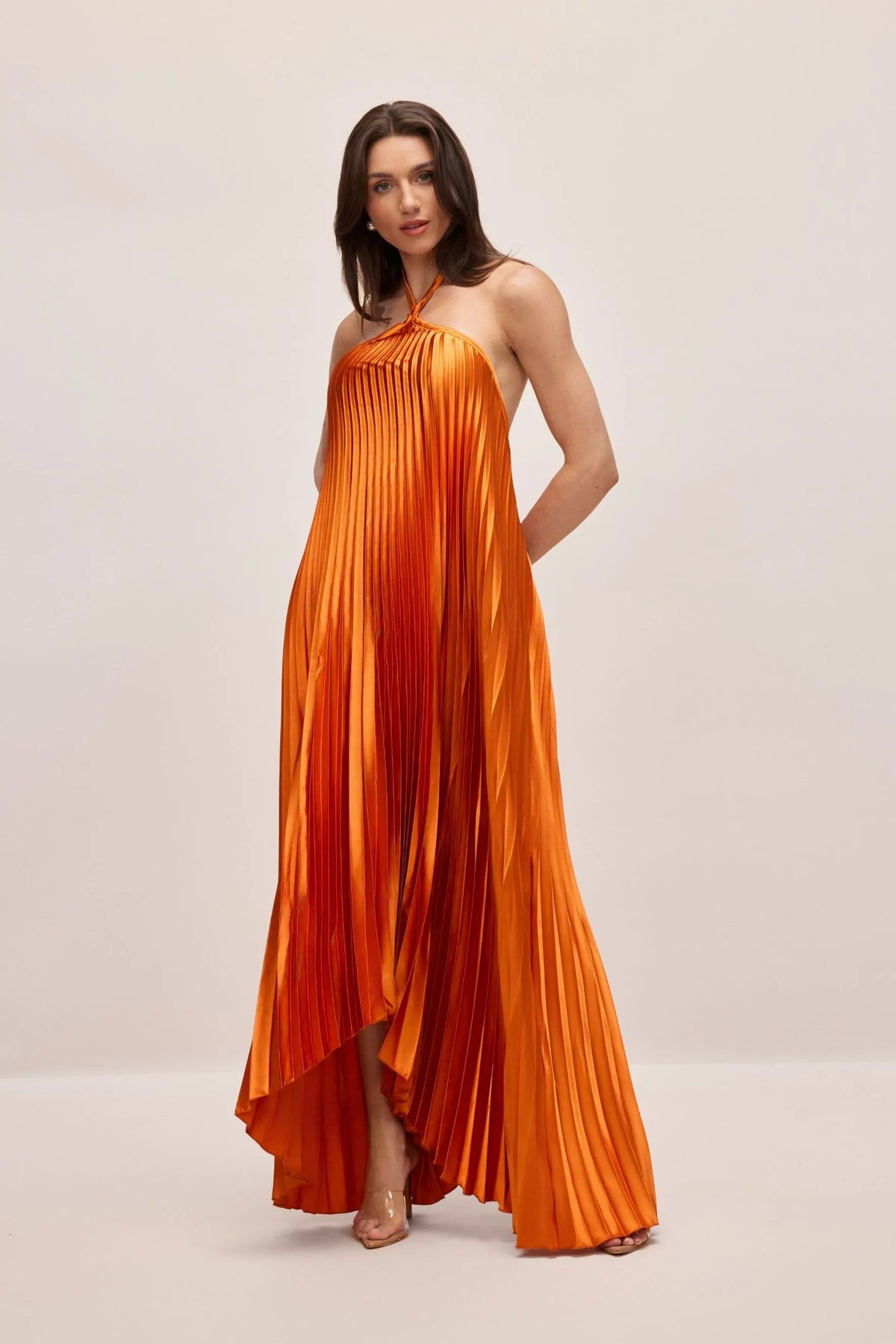 Vestido Noelia™: Elegancia fluida con un brillo sofisticado